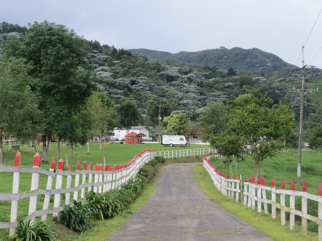 Finca Recreacional Marcelandia 산타 로사 데 카발 외부 사진
