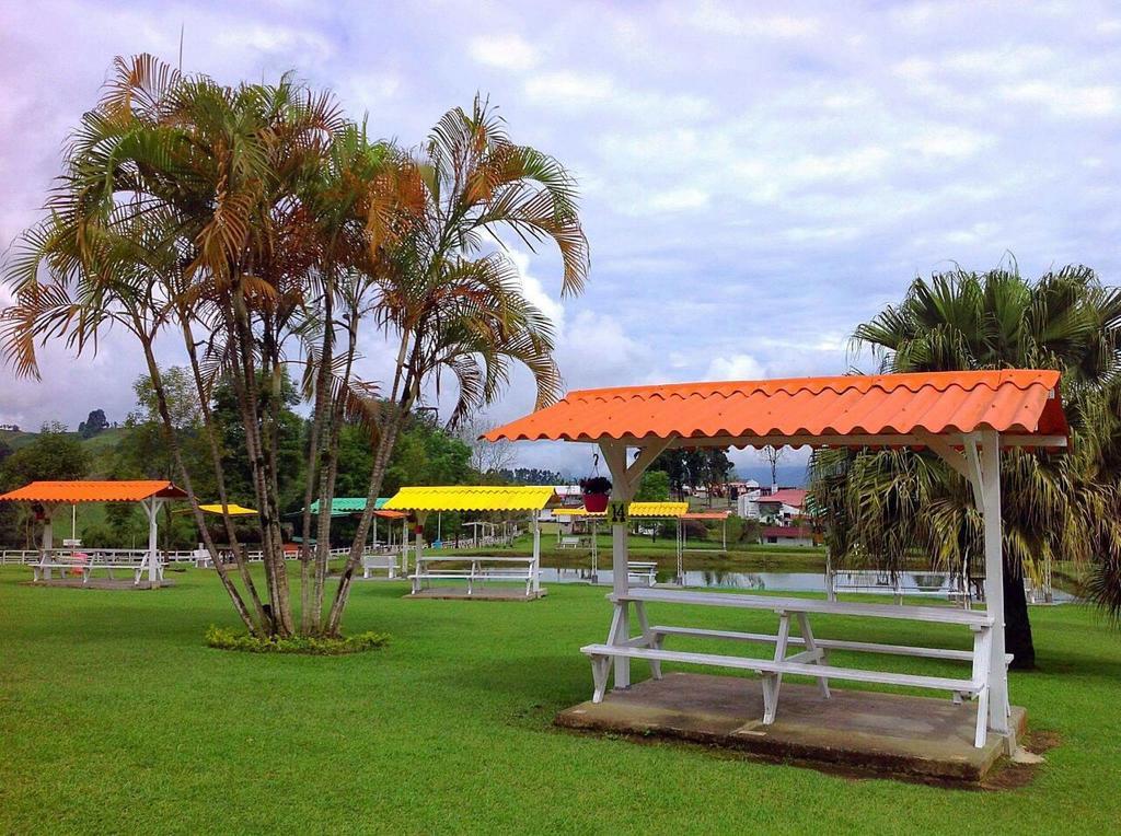 Finca Recreacional Marcelandia 산타 로사 데 카발 외부 사진